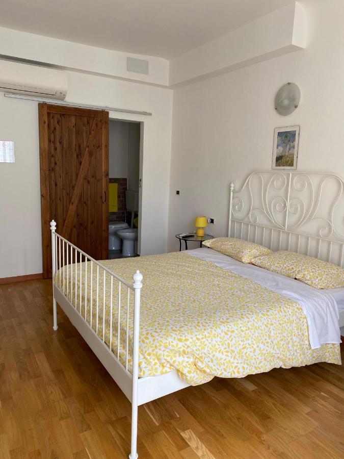 B&B Dormire Dai Grimaldi Genova Exterior foto