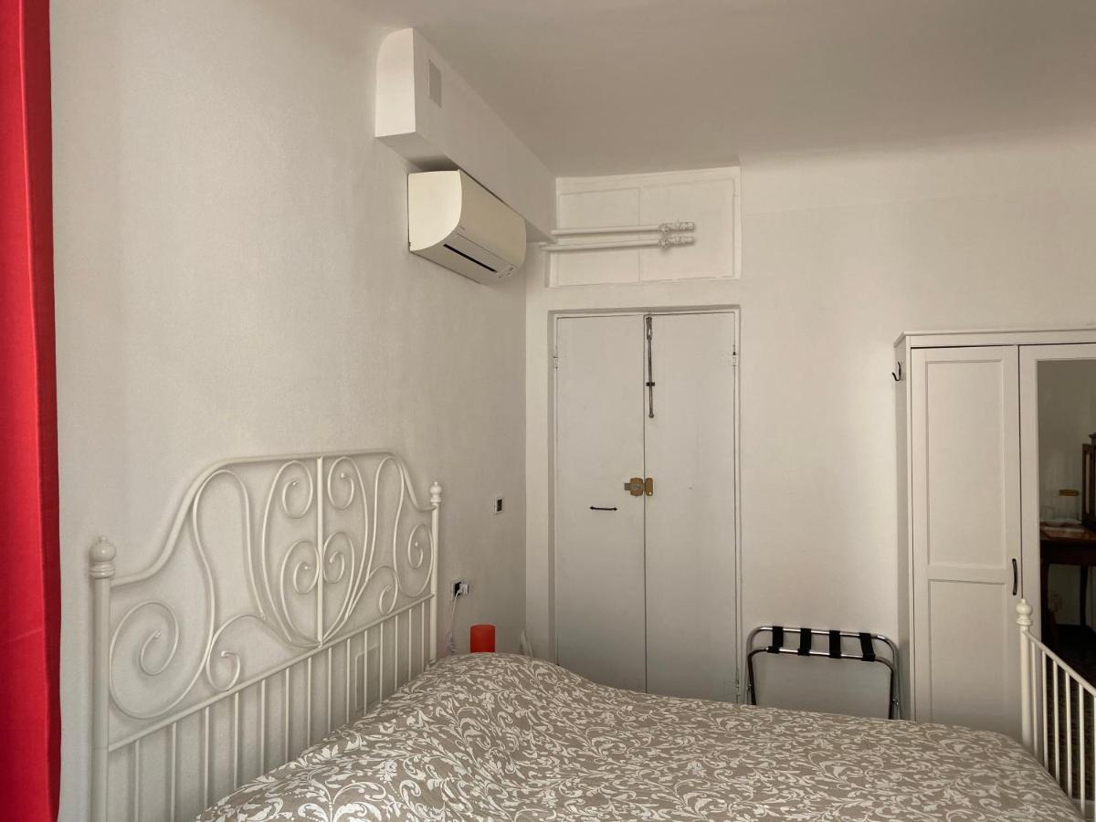 B&B Dormire Dai Grimaldi Genova Exterior foto